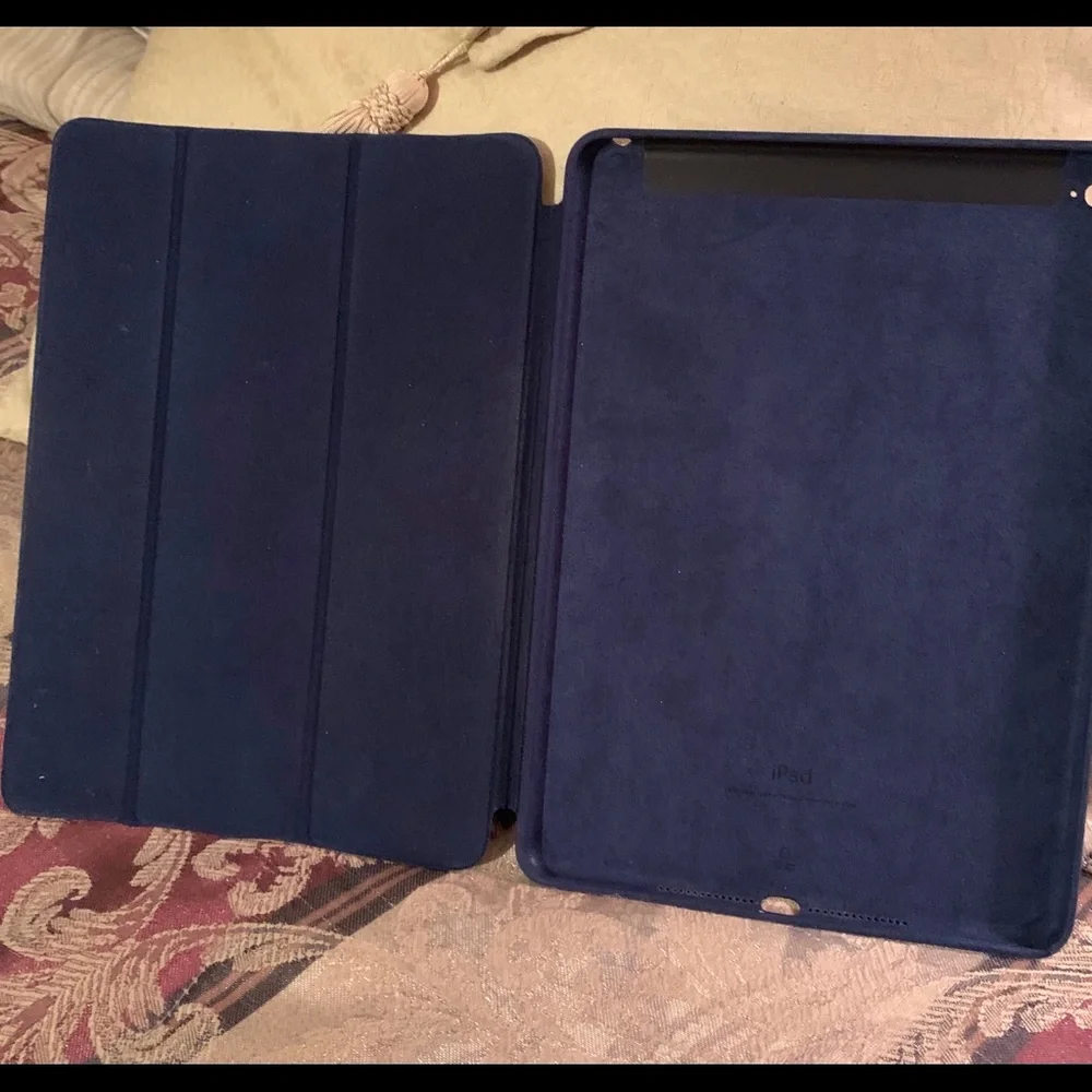 iPad Cover - Apple